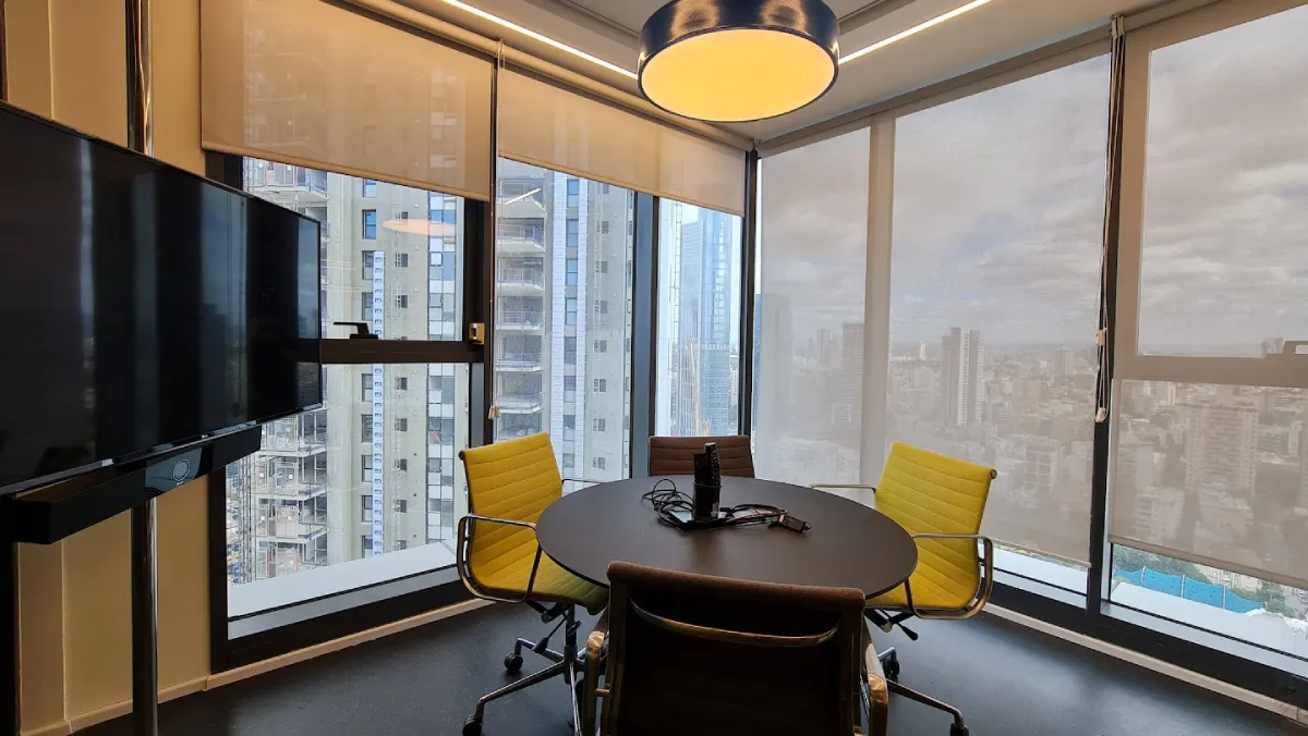 חדר ישיבות קטן חדר ישיבות קטן