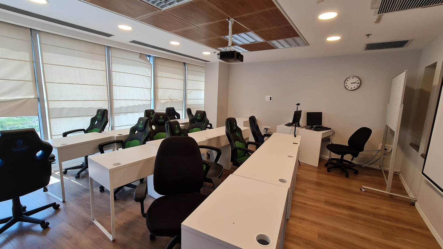 חדר עבודה גדול