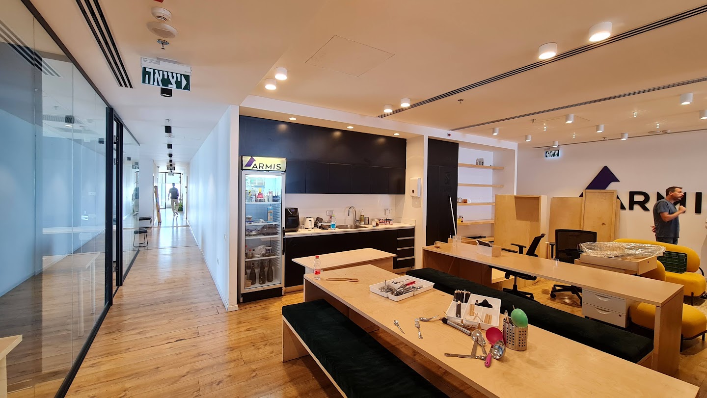 מטבח עם מקומות ישיבה