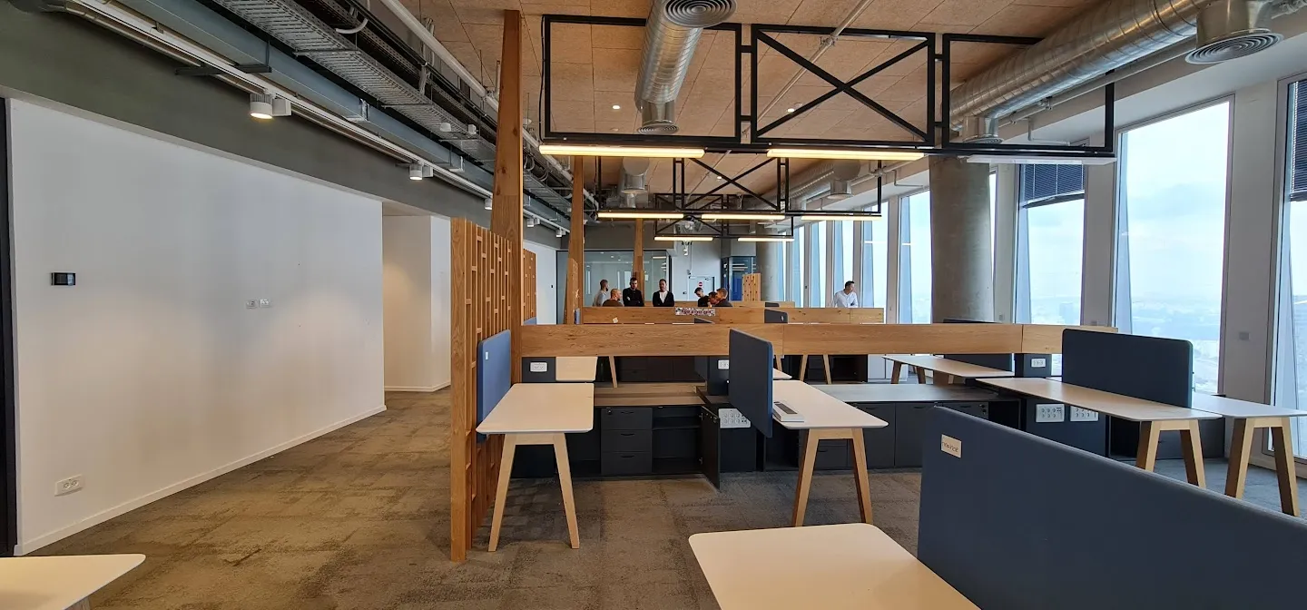 אופן ספייס עם עמדות עבודה אופן ספייס עם עמדות עבודה