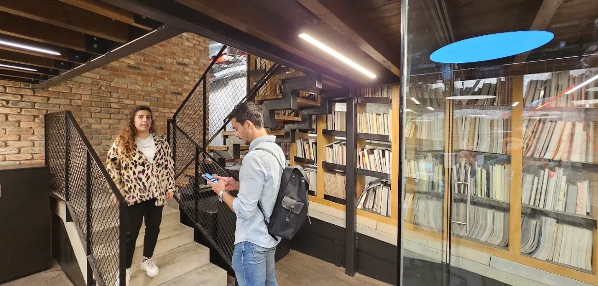 עליה לקומת גלריה