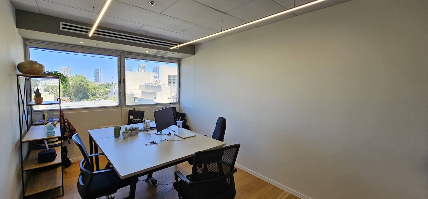 חדר ישיבות קטן/חדר צוות