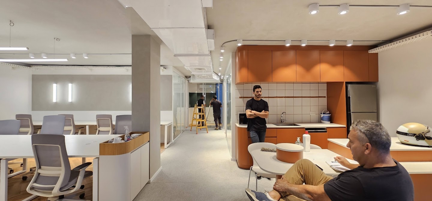 מבט כללי- מטבח, אופן ספייס וחדרים