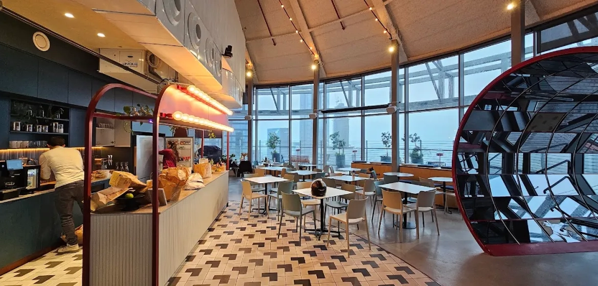 אזורי אוכל במרפסת