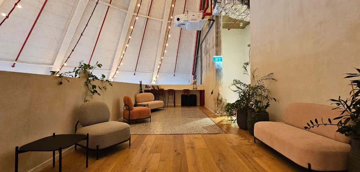 לאונג'/ סלון