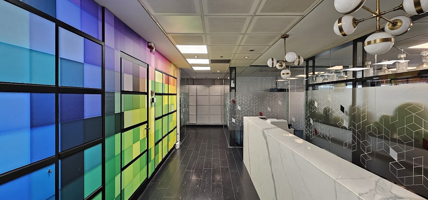 כניסה למשרד- עמדת קבלה