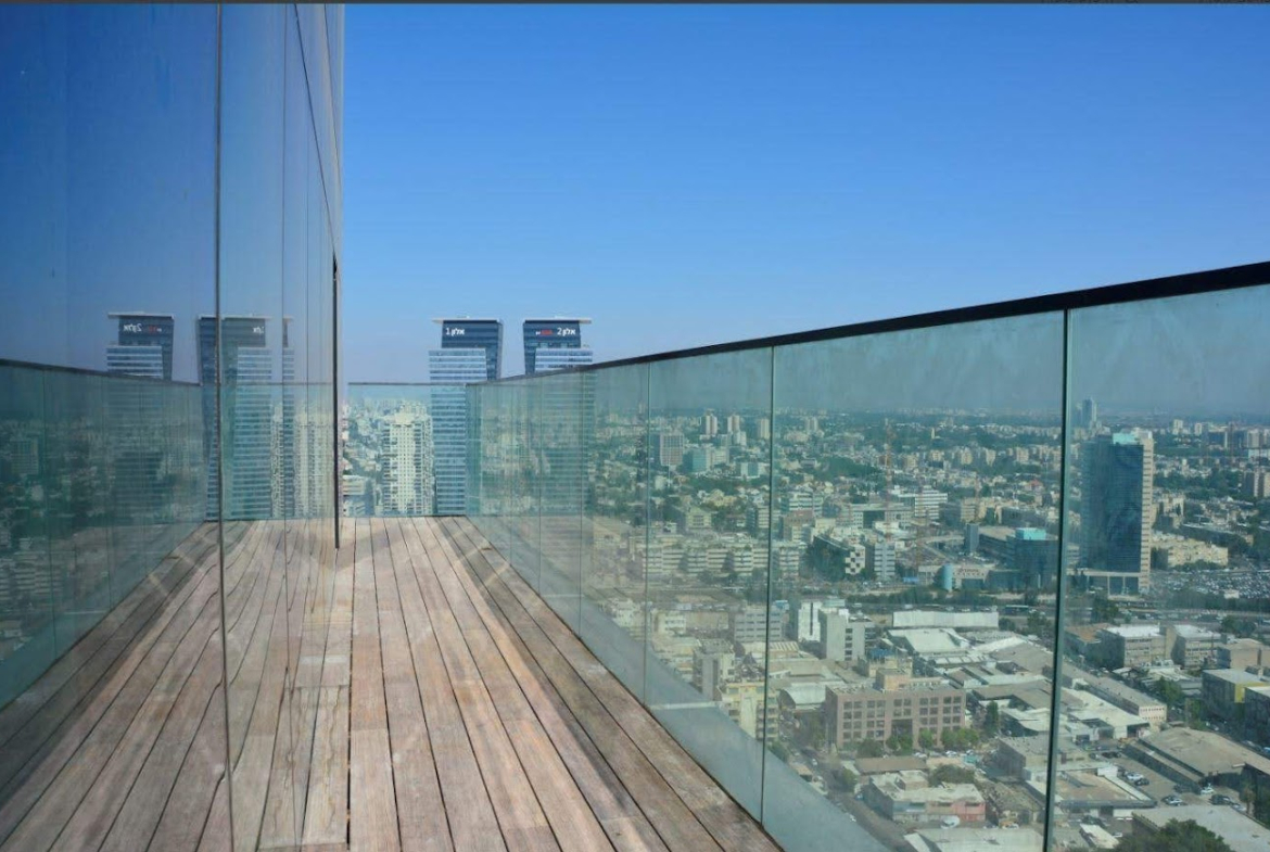 מרפסת פרטית