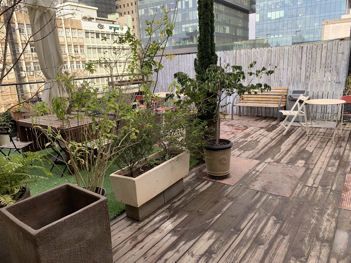 מרפסת משותפת מגניבה