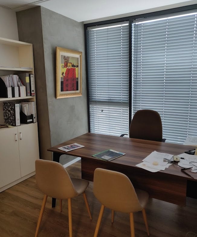 אחד מחדרי עבודה