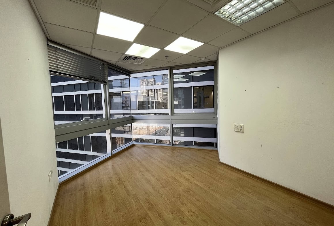 חדר עבודה גדול