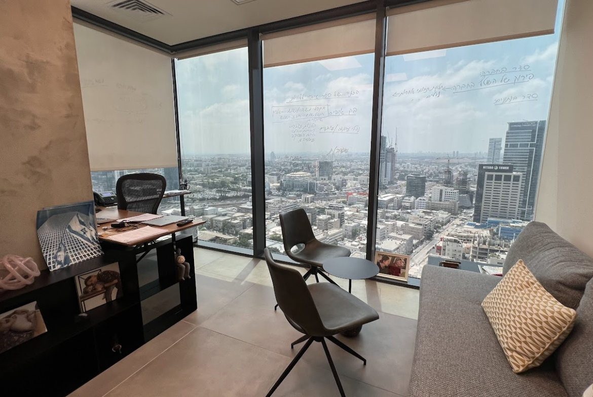 אחד מחדרי עבודה