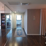 מבט כללי של המשרד, מסדרון