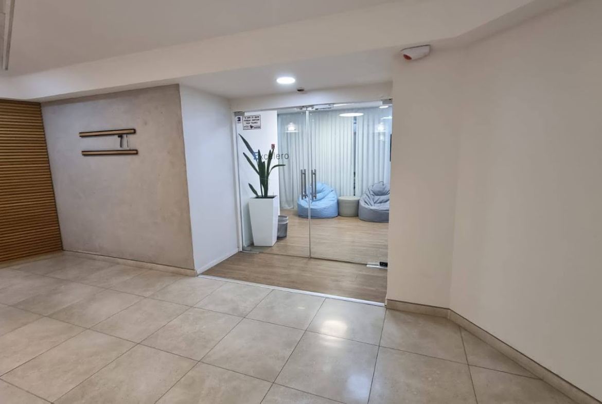 כניסה למשרד