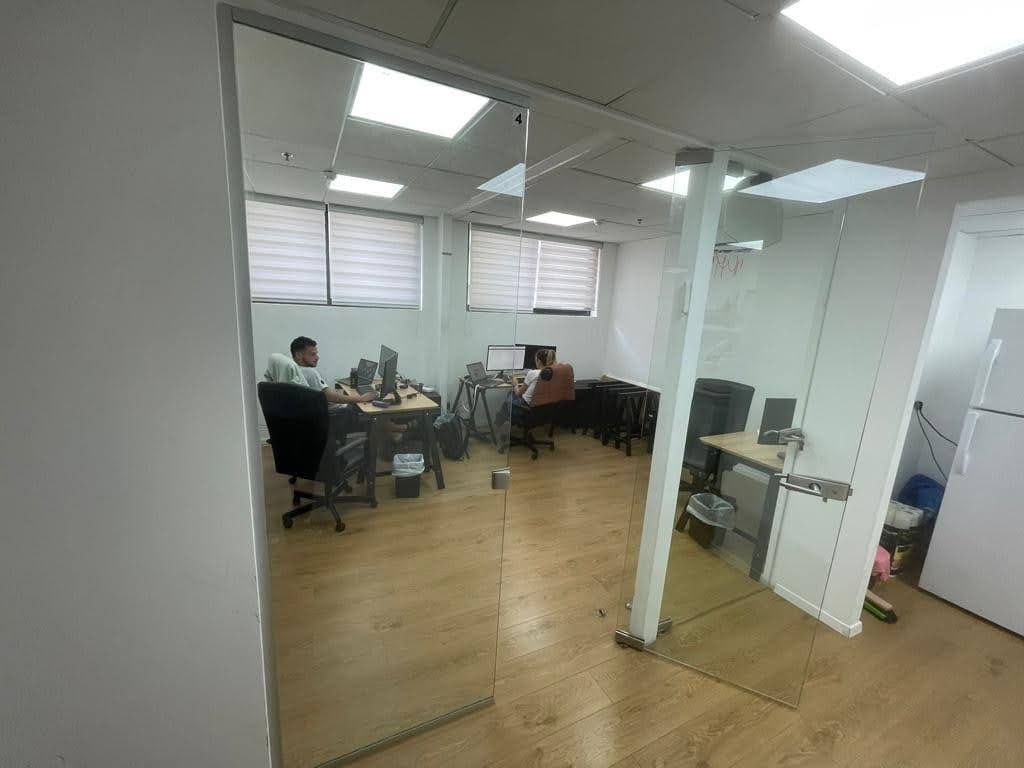 מבט כללים, חדרי עבודה