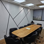 חדר ישיבות גדול