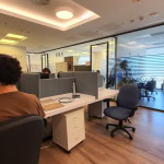 אופן ספייס עם עמדות עבודה