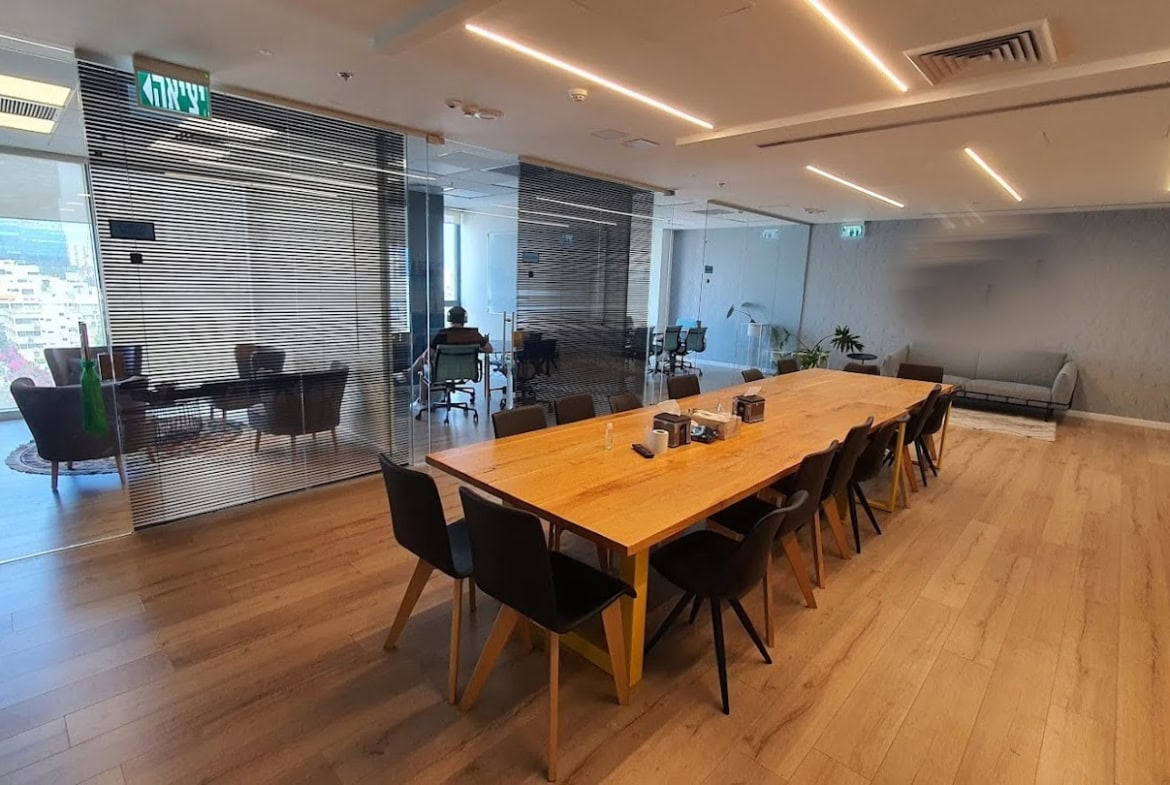 פינת אוכל וחדרי עבודה