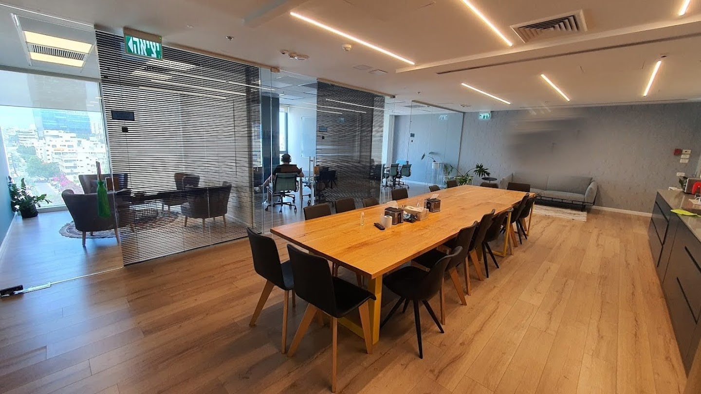 פינת אוכל וחדרי עבודה