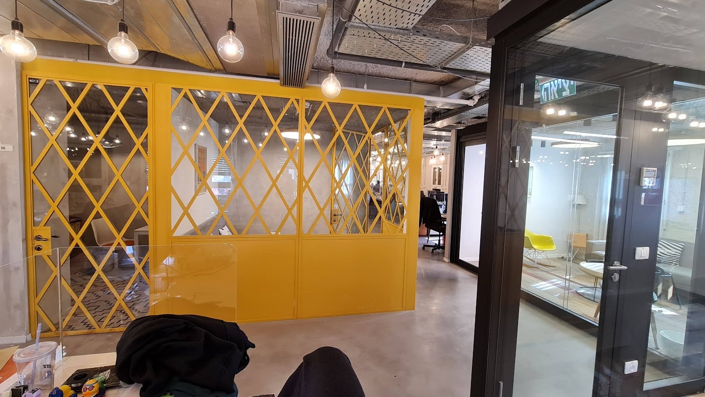 מבט כללי- חדרי עבודה