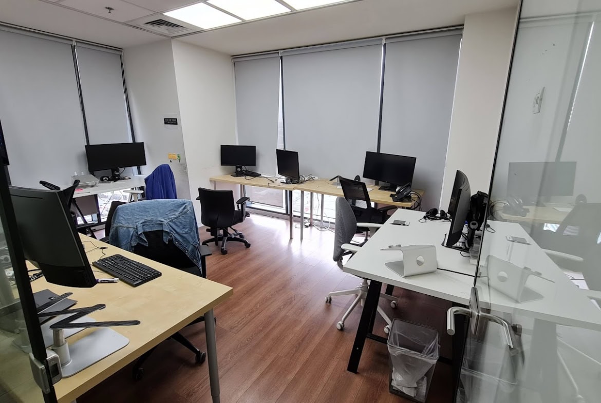 אחד מחדרי עבודה