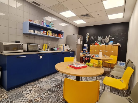 מטבח עם מקומות ישיבה