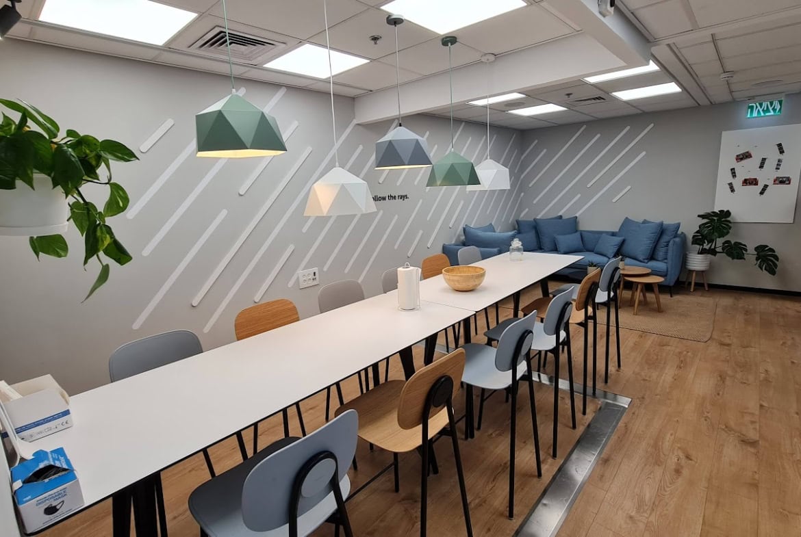 לאונג' ואזור אוכל