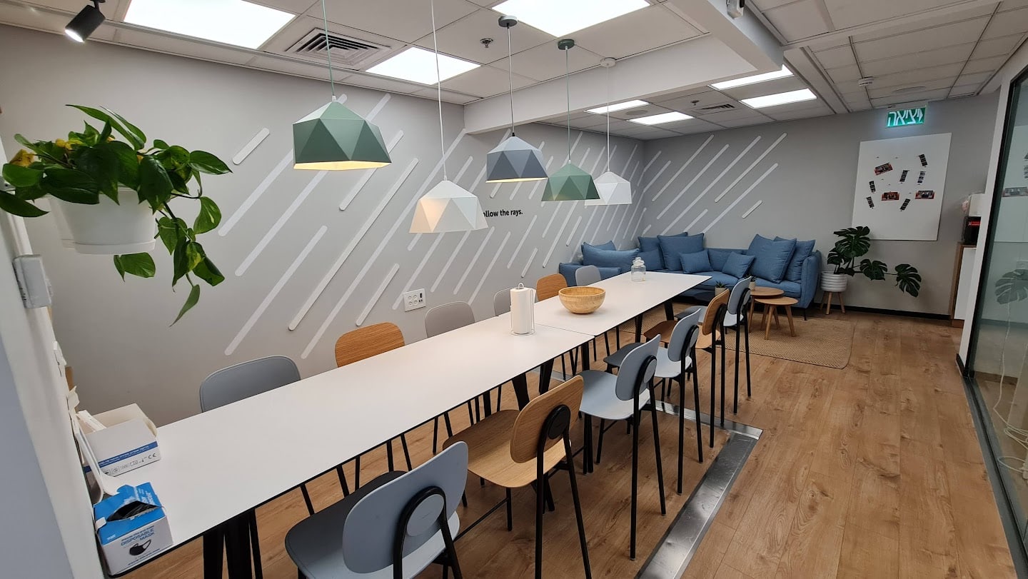 לאונג' ואזור אוכל