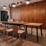 חדר ישיבות גדול