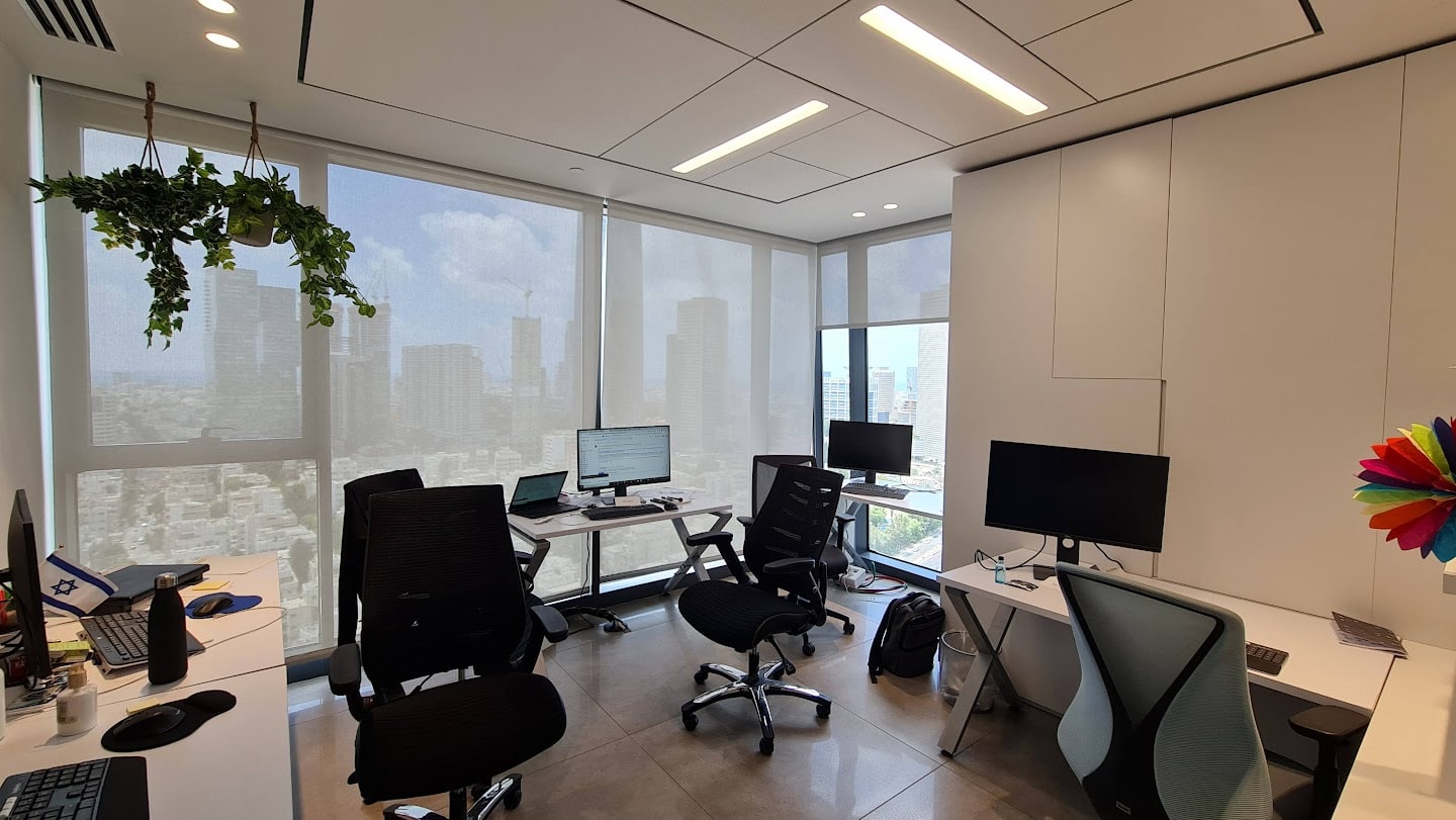 חדר עבודה גדול נוסף