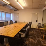 חדר ישיבות גדול