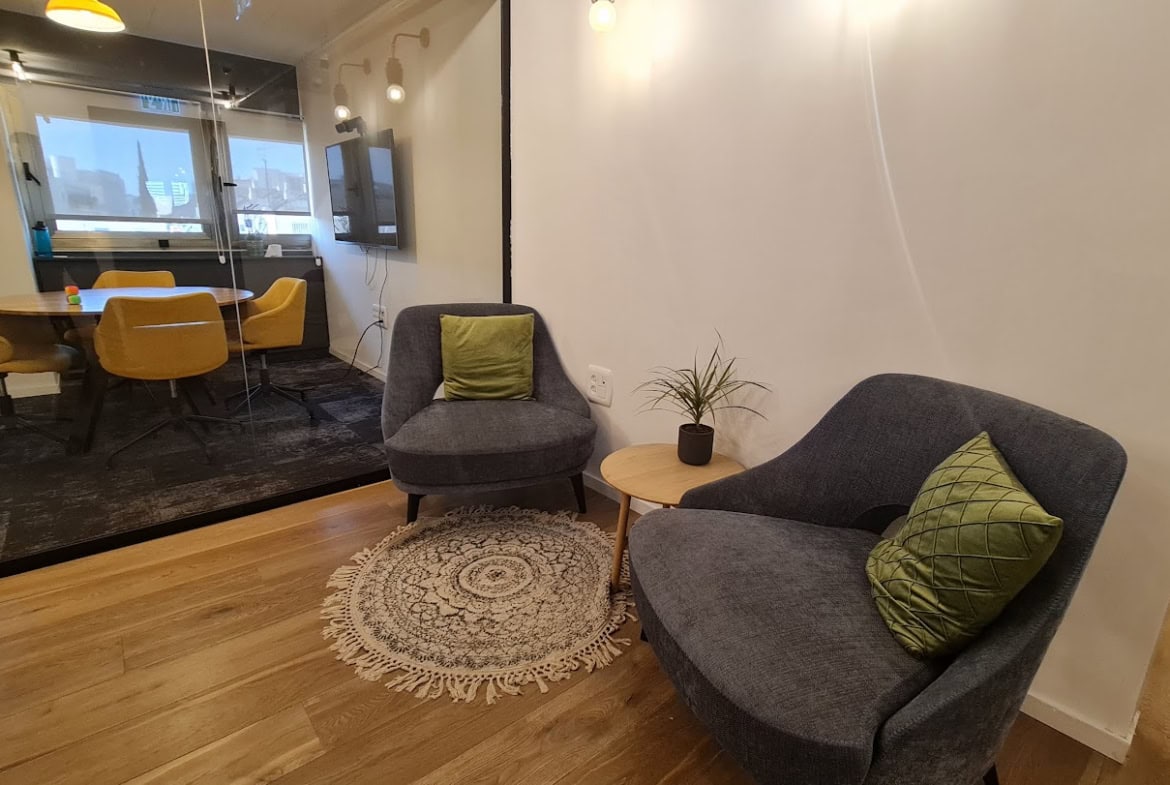 פינת ישיבה לאונג' קטן