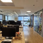 אופן ספייס עם עמדות עבודה