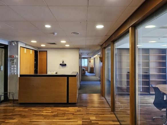 מבט כללי- עמדת קבלה ומסדרון