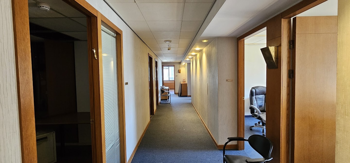 מסדרון וחלוקה לחדרים