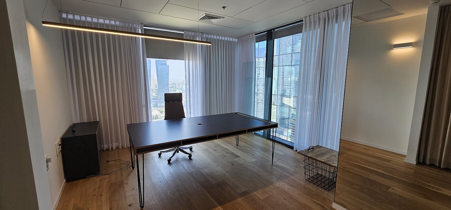 חדר עבודה/ חדר מנכ"ל