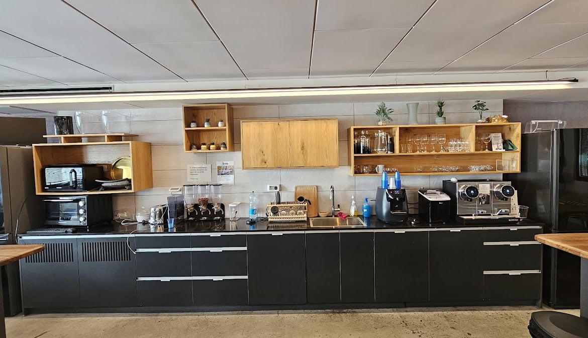 מטבח גדול ומאובזר