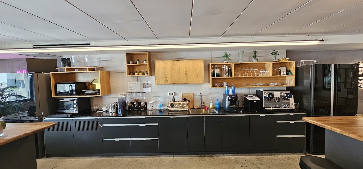 מטבח גדול ומאובזר