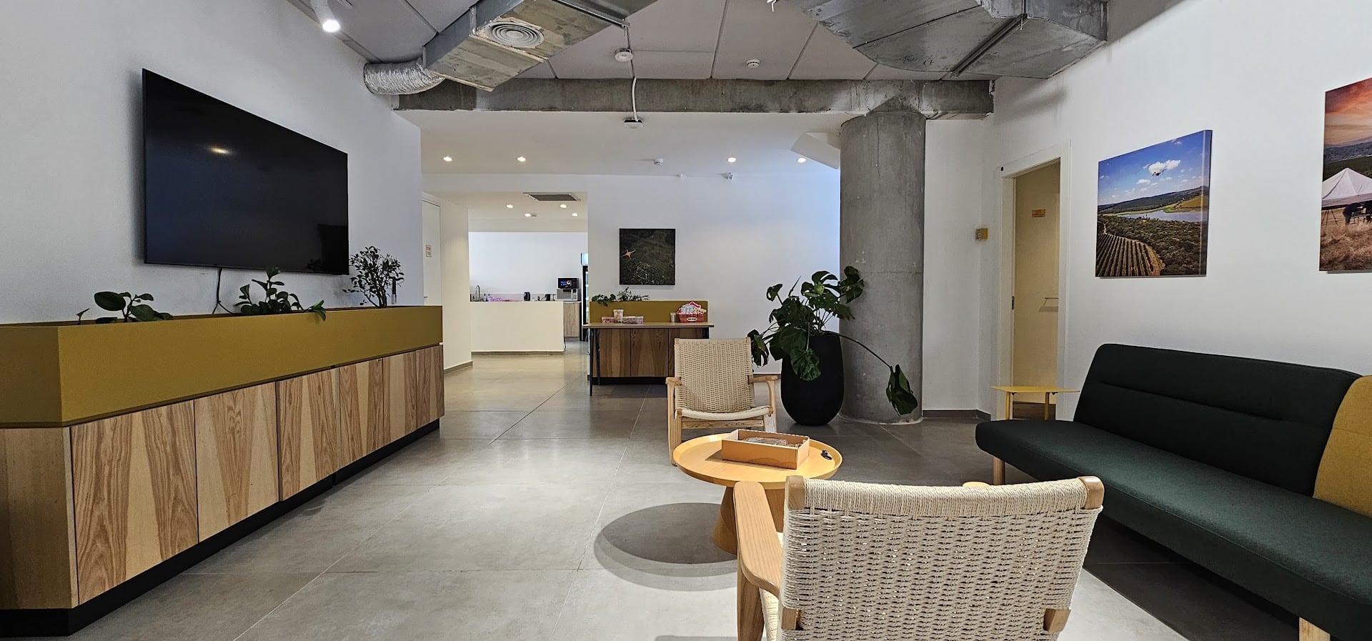 אזור לאונג' במשרד