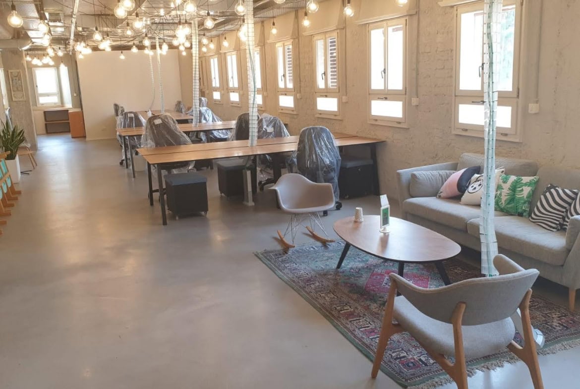 לאונג' ואופן ספייס