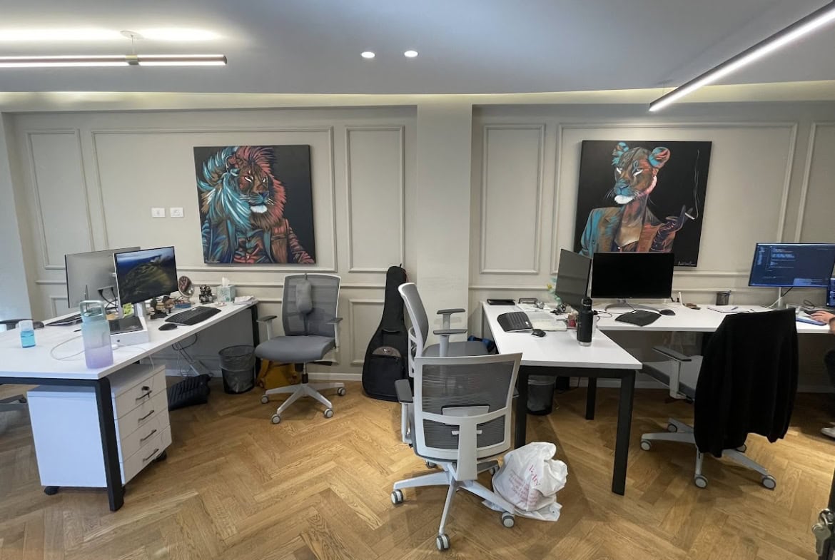 אחד מחדרי עבודה/ חדר צוות