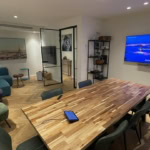 חדר ישיבות גדול