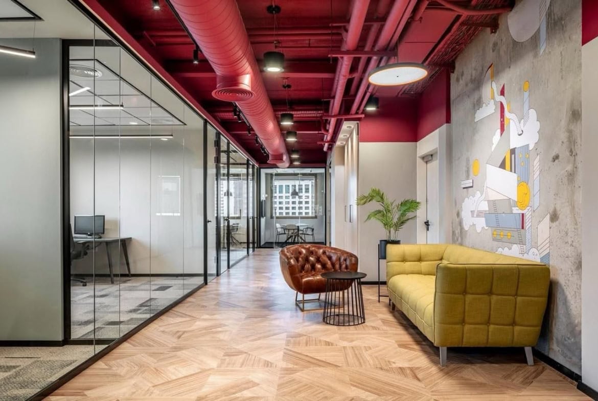 לאונג' מול חדרי עבודה