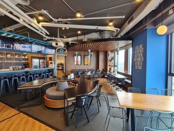 666 מ"ר להשכרה בבורסה