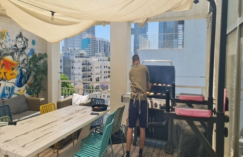 להשכרה משרד במחיר אטרקטיבי, עם מרפסת מרווחת