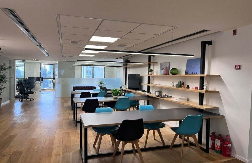 להשכרה משרד במחיר אטרקטיבי, עם מרפסת מרווחת