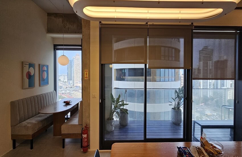 להשכרה משרד פלאג אנד פליי, 500 מר עם שתי מרפסות