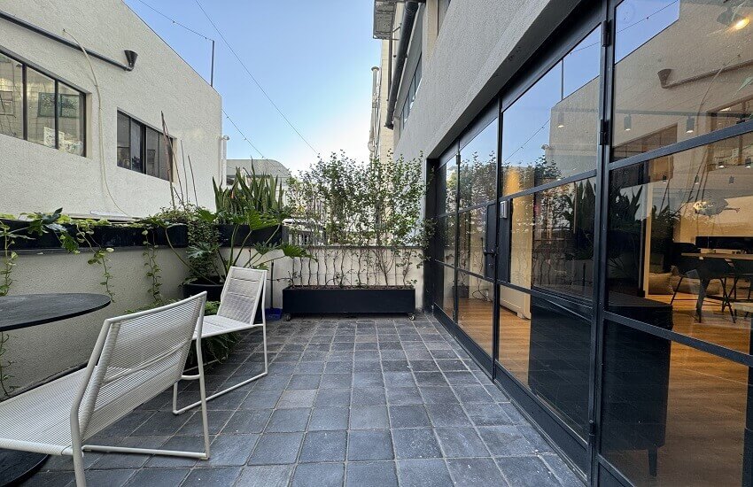 לופט תעשייתי במרחק הליכה מתחנת רכבת השלום