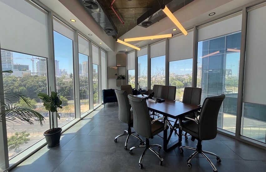 משרד להשכרה באזור מידטאון 240 מר