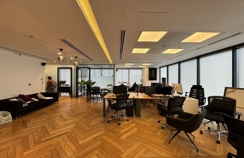 משרד להשכרה באזור מידטאון, 259 מר צמוד לרכבת ורכבת הקלה