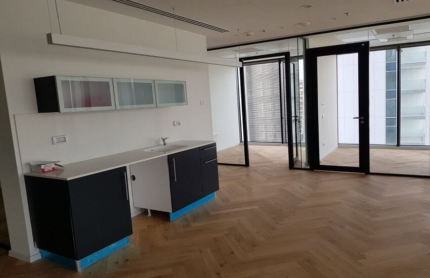 משרד להשכרה באזור מידטאון, 259 מר צמוד לרכבת ורכבת הקלה